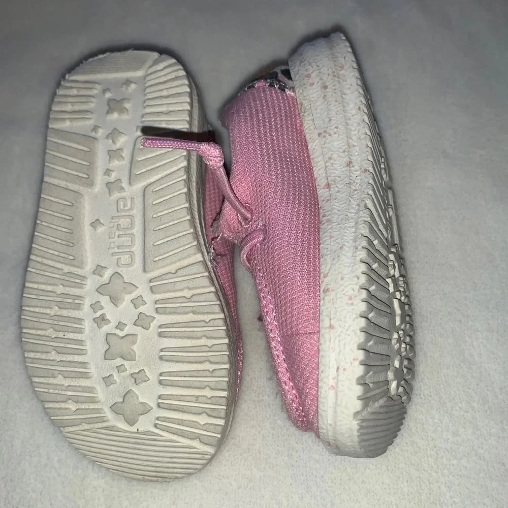 2 PAIR WENDY HEY DUDE SHOES SUPER ADORABLE COLLECTION. - Picture 6 of 6